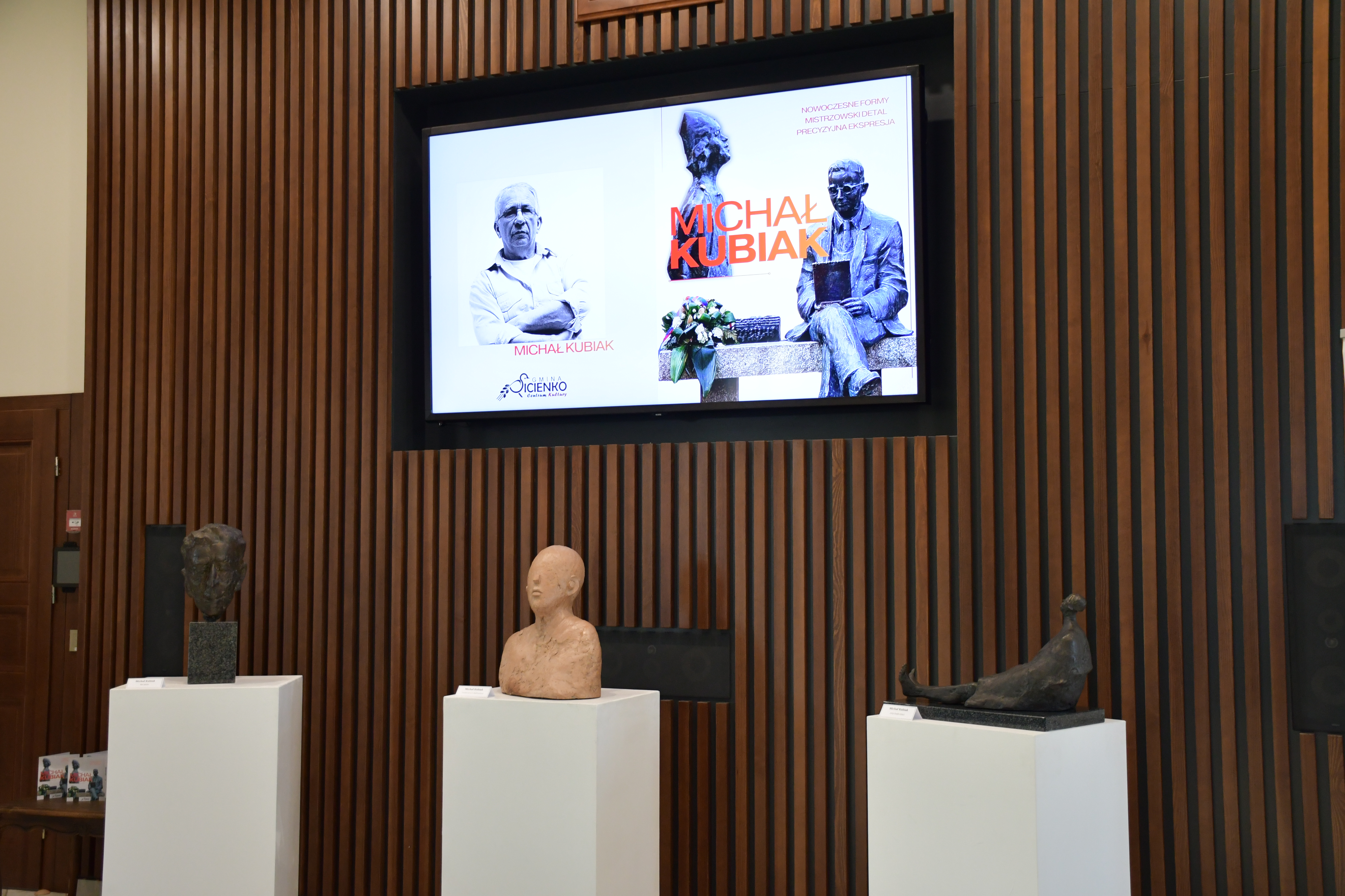 Wystawa rzeźb Michała Kubiaka
